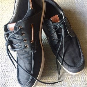 Men’s Aldo topsiders!😎